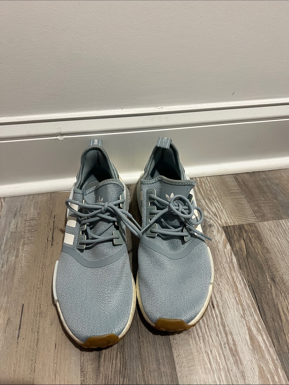 adidas Women’s Athletic Sneakers in‎ Light Blue Gray with Gum Soles Size 8.5